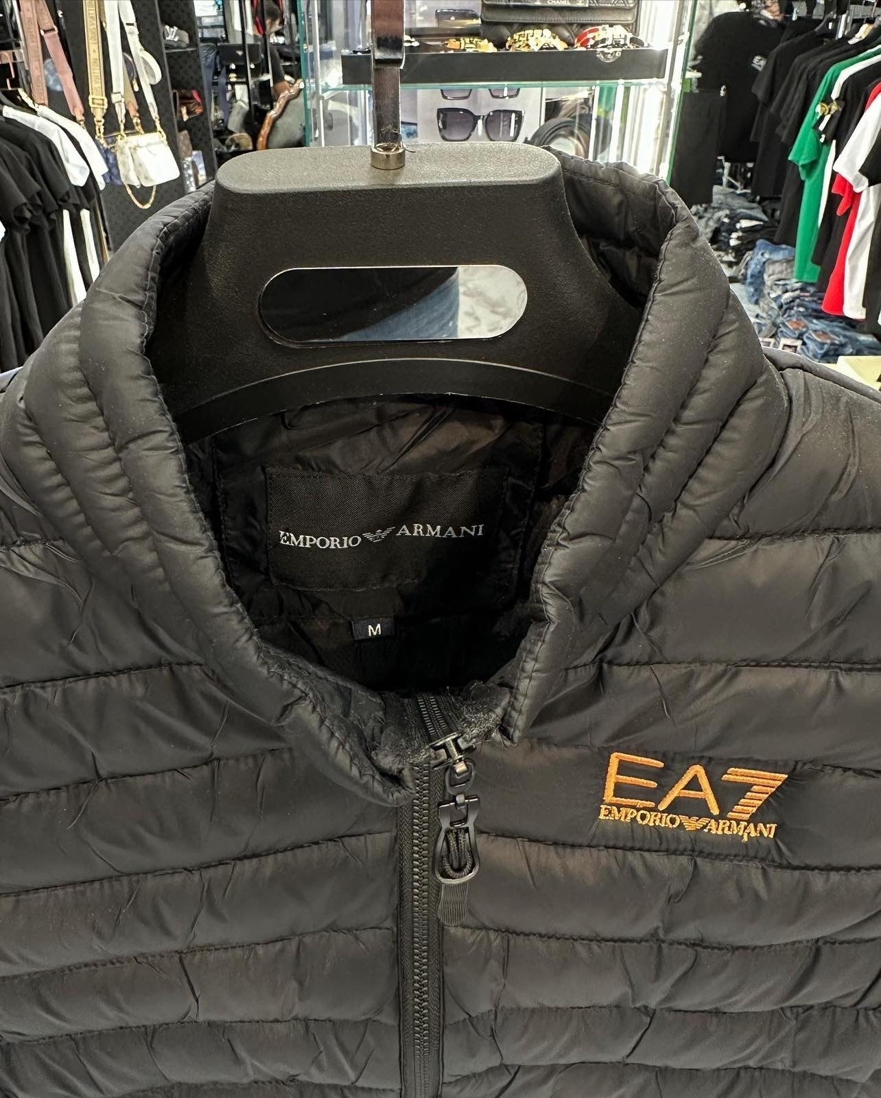 ARMANI - ΑΜΑΝΙΚΟ ΜΠΟΥΦΑΝ