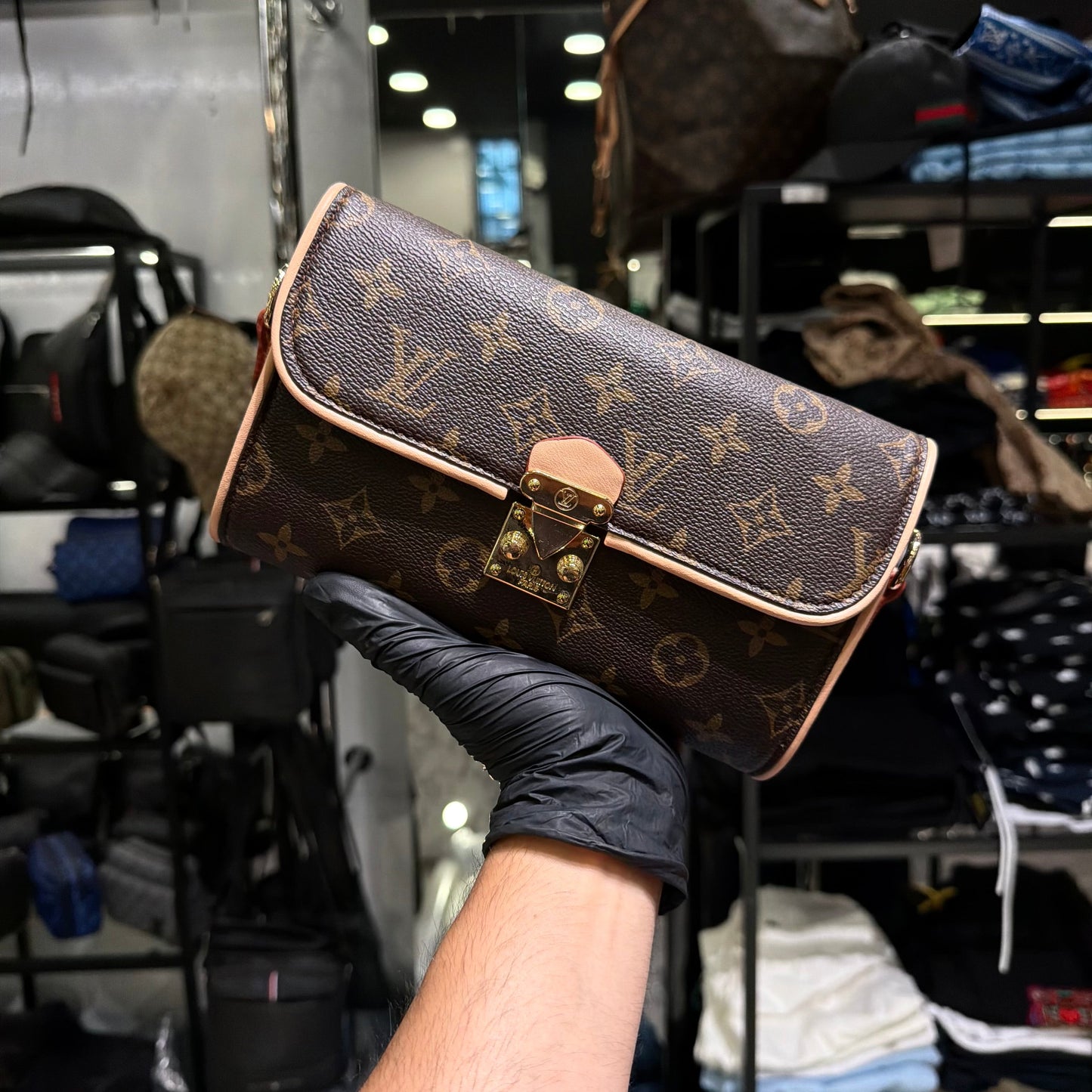 WOMEN BAGS - Louis Vuitton Pochette Métis