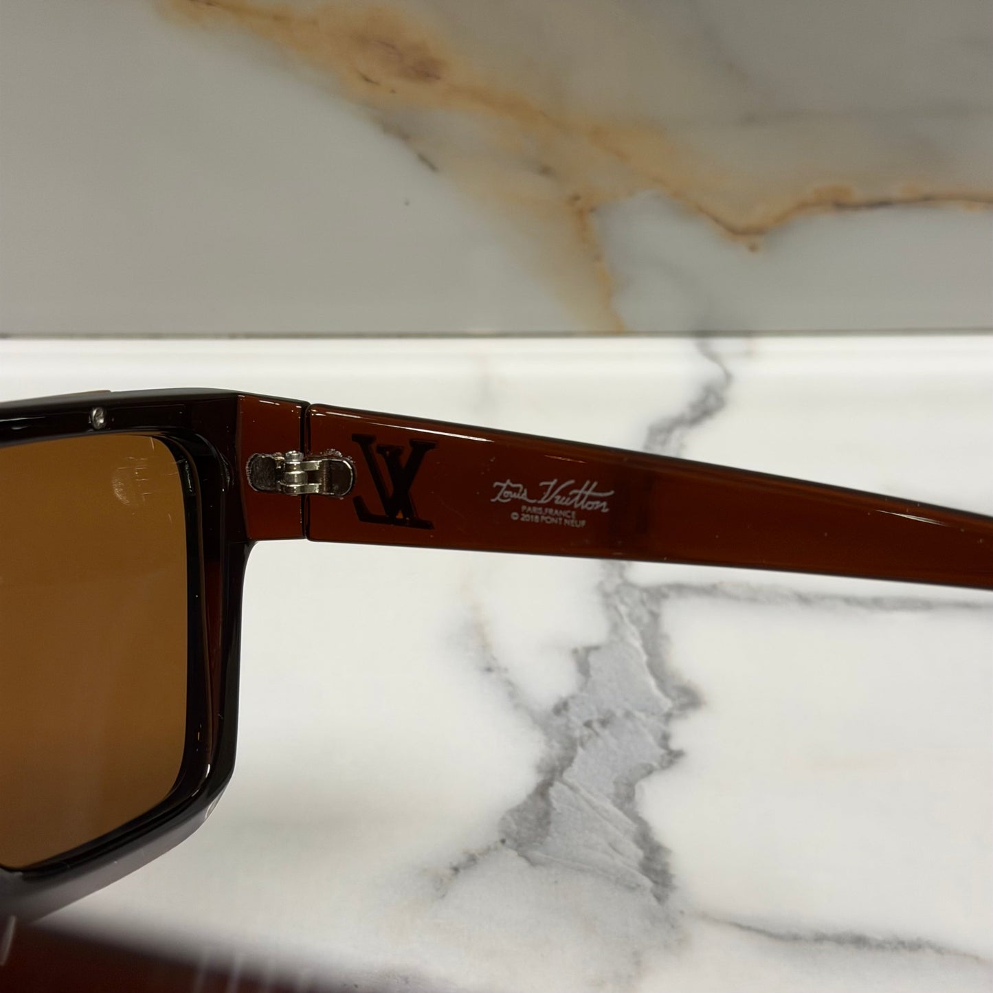 SUNGLASSES - LOUIS VUITTON