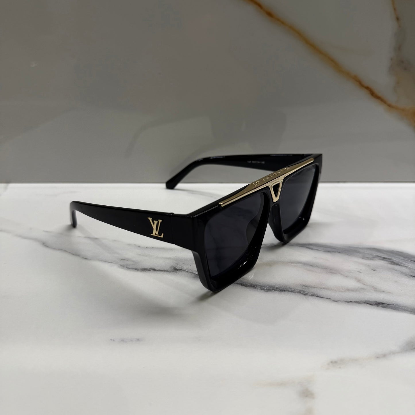 SUNGLASSES - LOUIS VUITTON