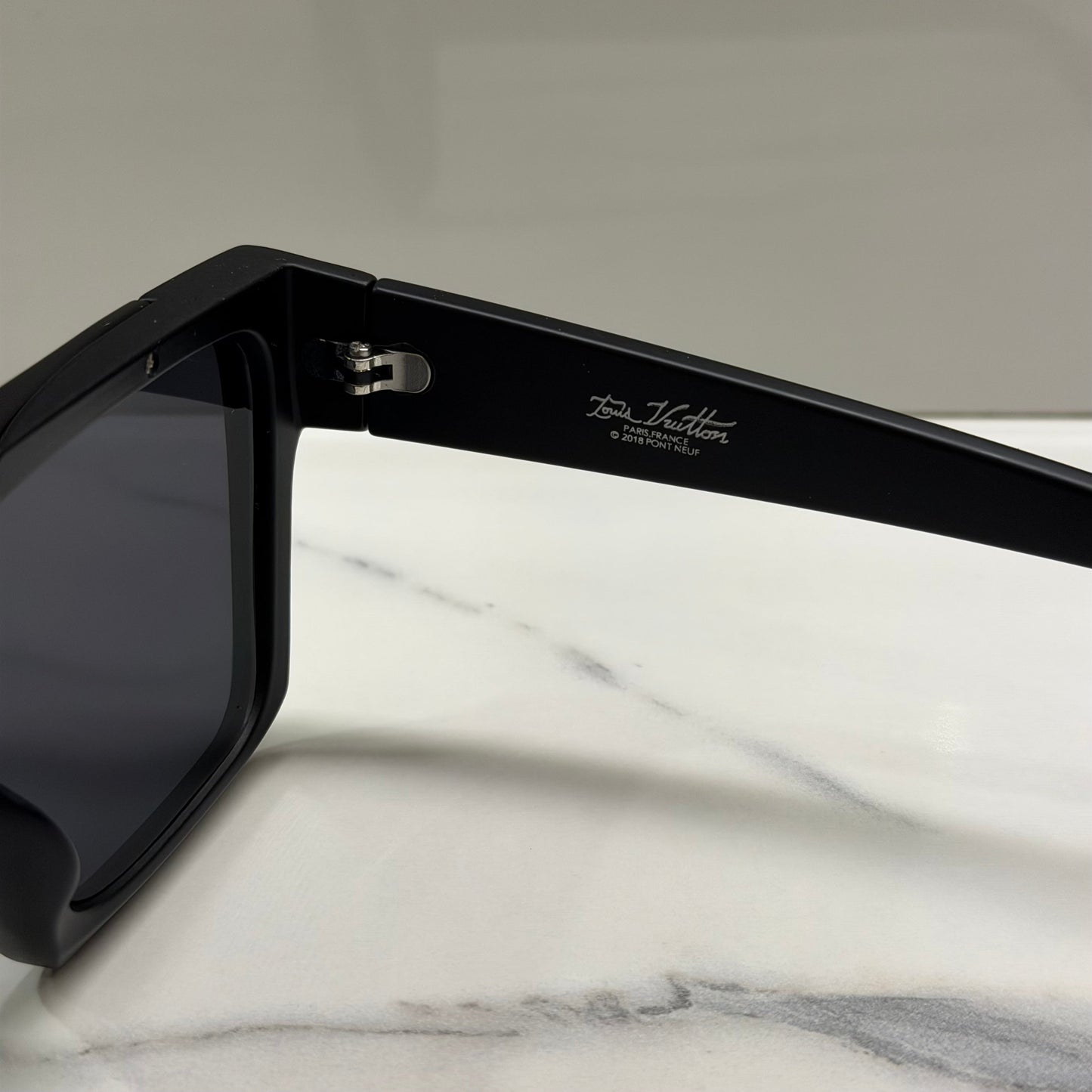SUNGLASSES - LOUIS VUITTON