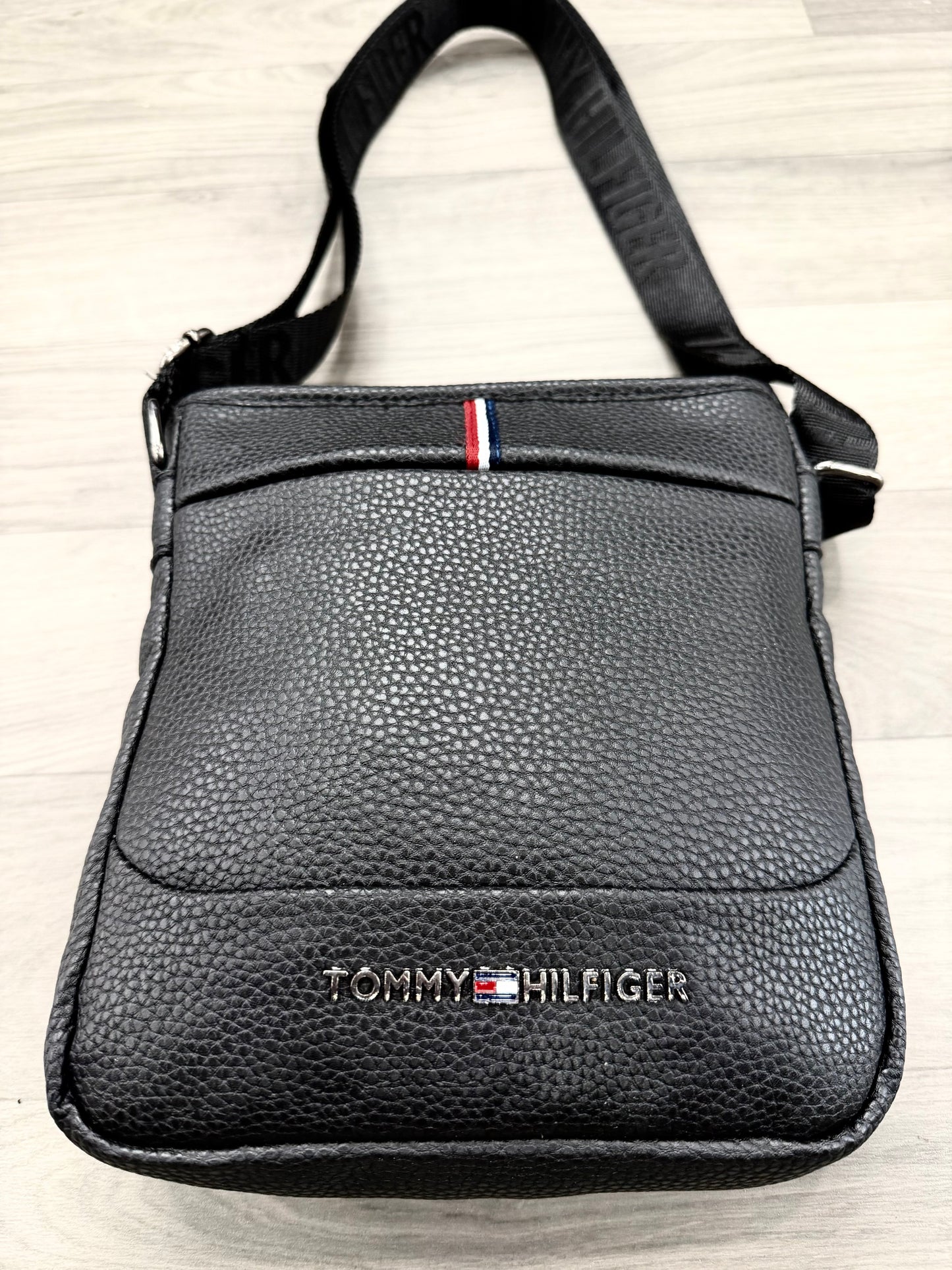 ΤΣΑΝΤΑΚΙ - TOMMY HILFIGER