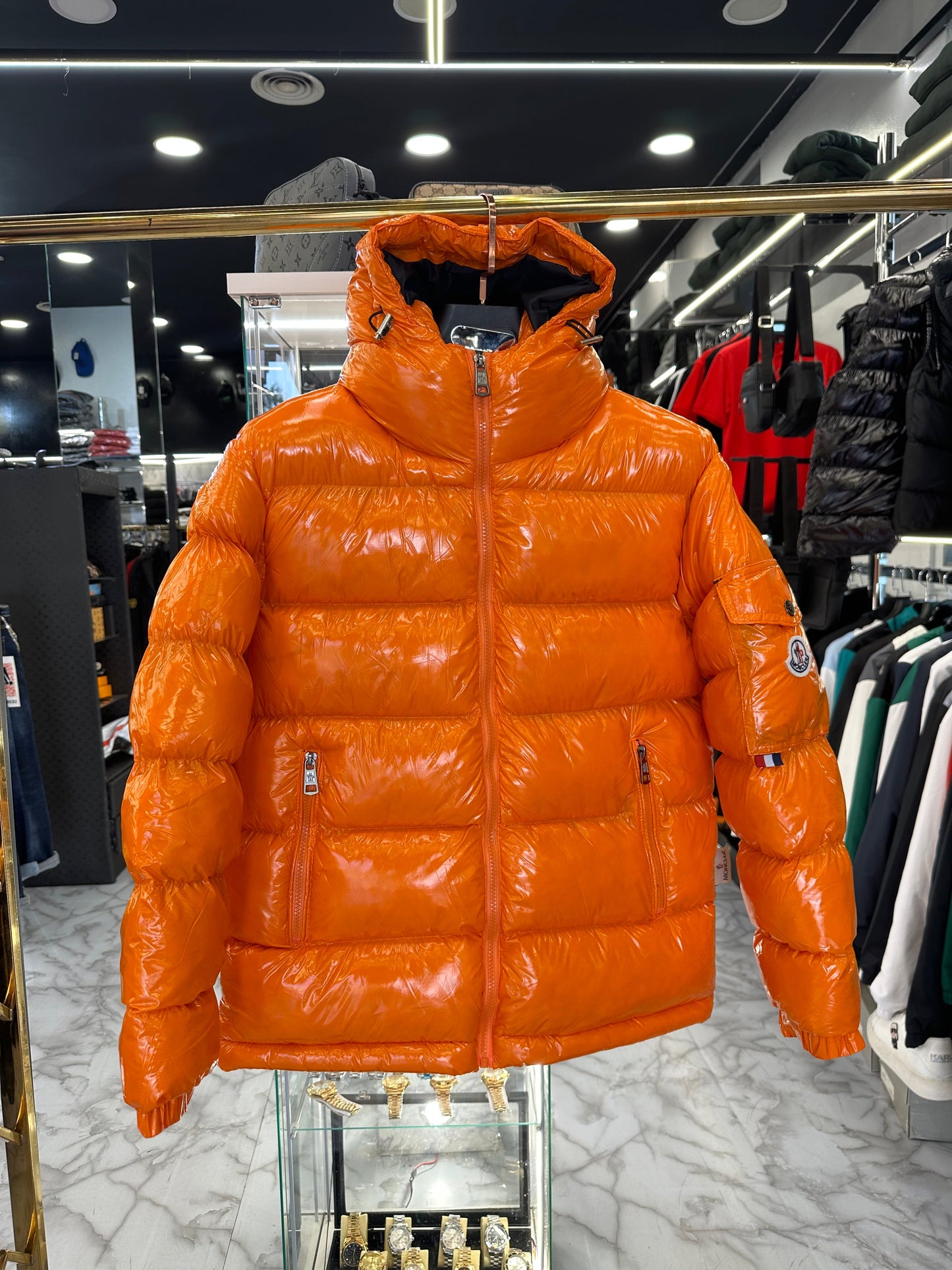 MONCLER MAYA - ΠΟΡΤΟΚΑΛΙ ΓΥΑΛΙΣΤΕΡΟ ΜΠΟΥΦΑΝ