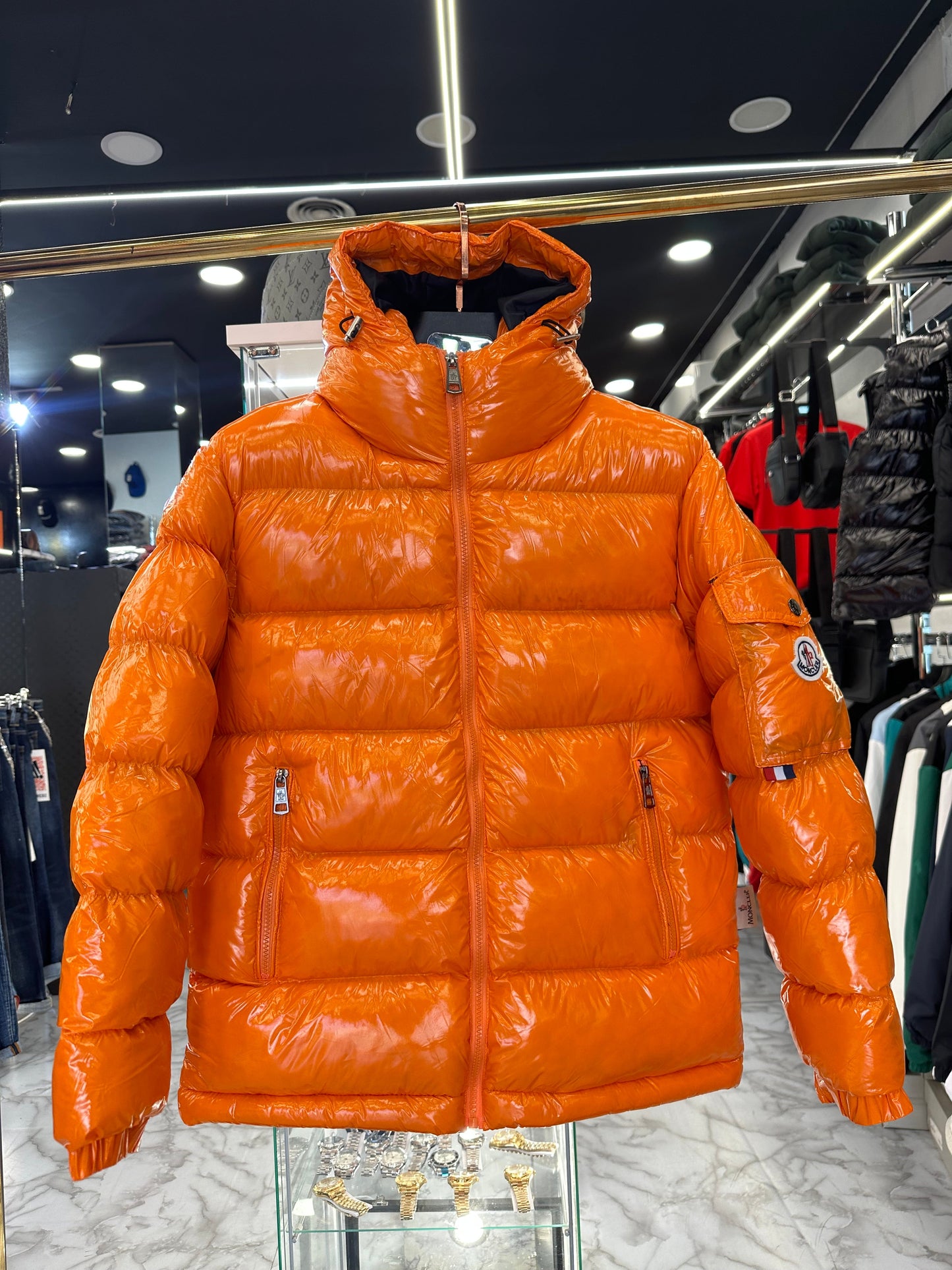 MONCLER MAYA - ΠΟΡΤΟΚΑΛΙ ΓΥΑΛΙΣΤΕΡΟ ΜΠΟΥΦΑΝ