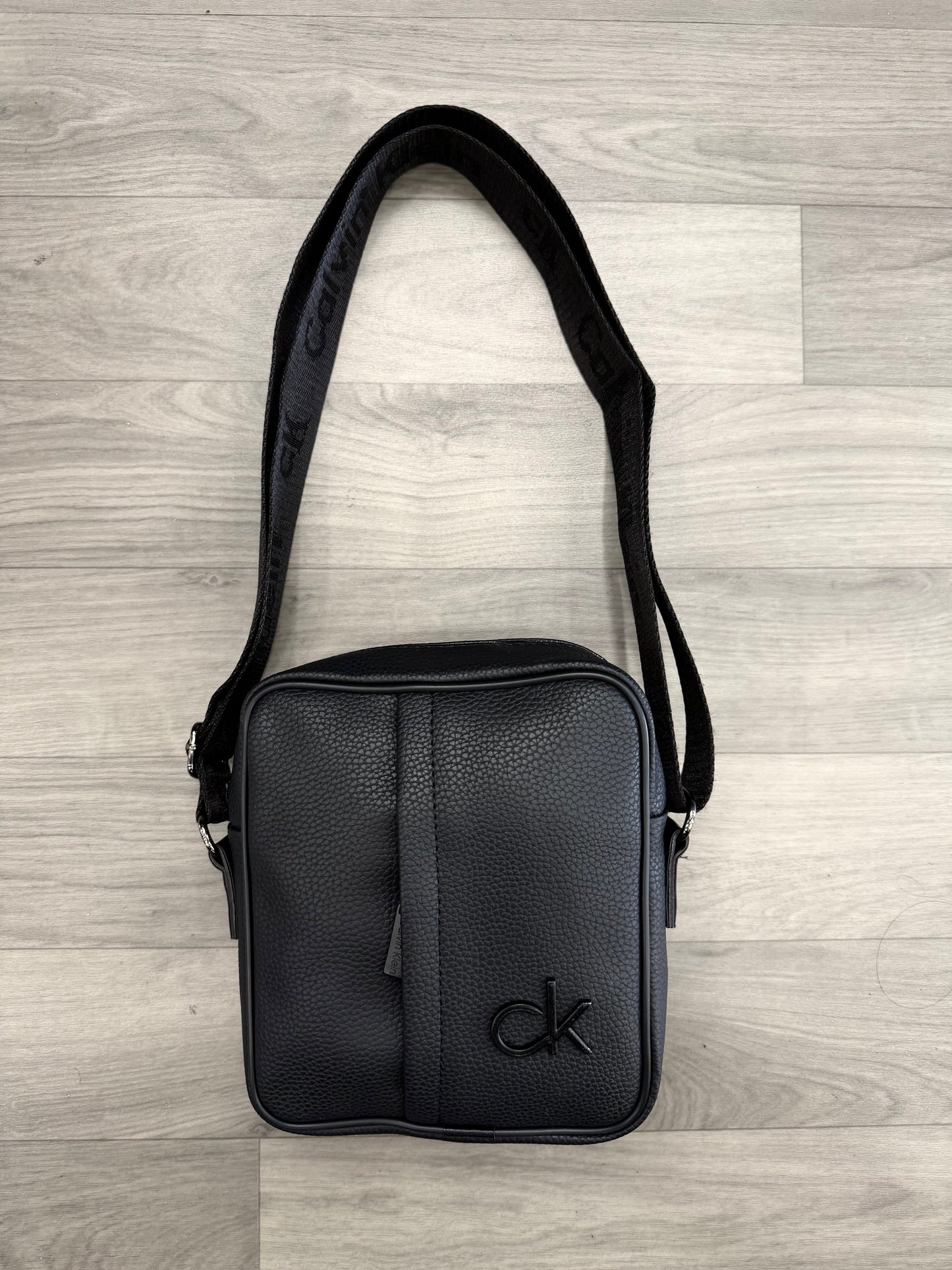 ΤΣΑΝΤΑΚΙ - CALVIN KLEIN