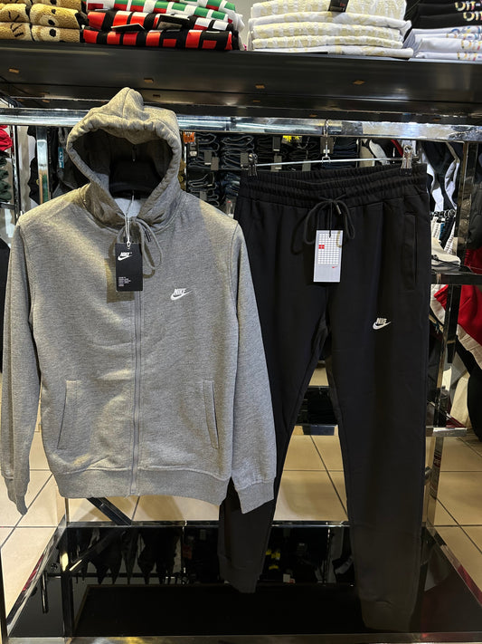 NIKE SPORTSWEAR SET