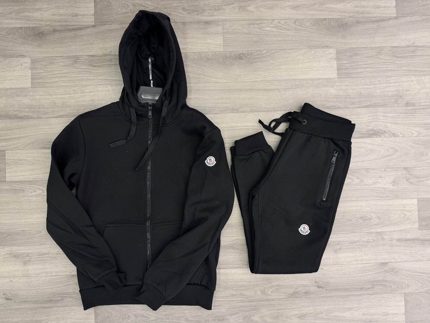 MONCLER V370 ΣΕΤ ΦΟΡΜΕΣ