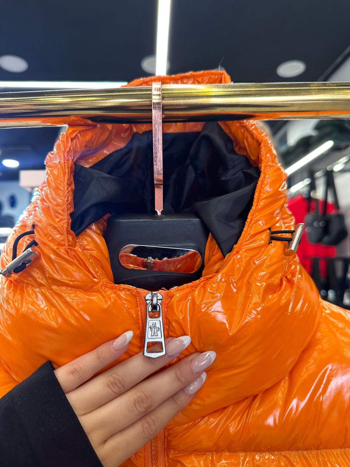 MONCLER MAYA - ΠΟΡΤΟΚΑΛΙ ΓΥΑΛΙΣΤΕΡΟ ΜΠΟΥΦΑΝ