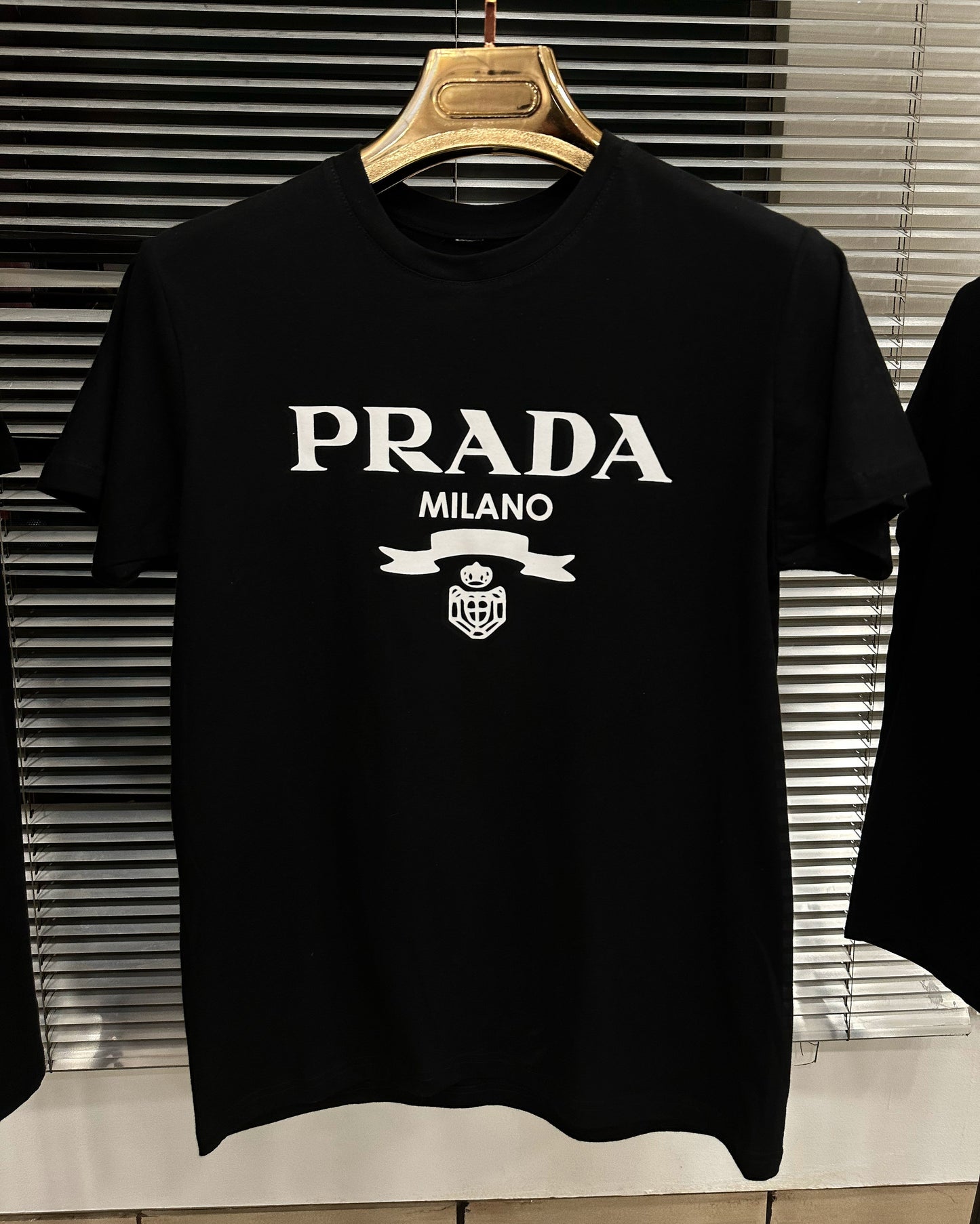 ΜΠΛΟΥΖΑ - PRADA